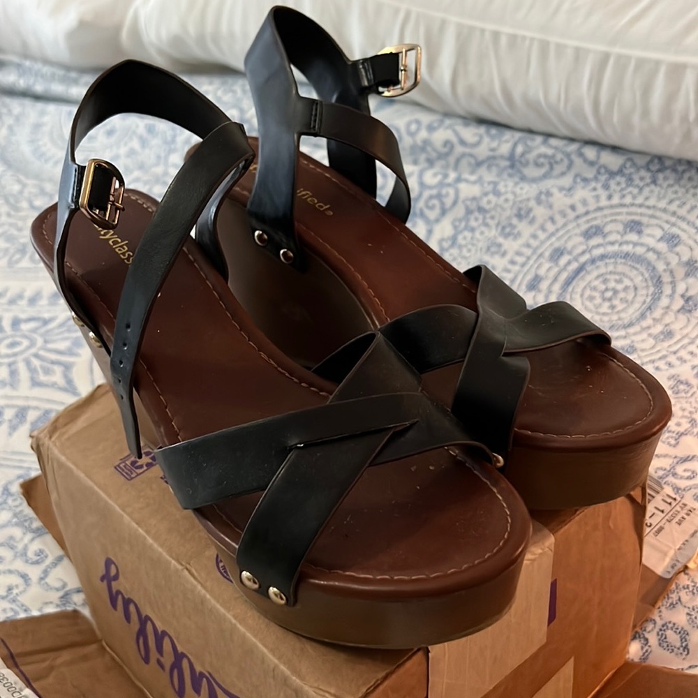 Black platform sandals size11.